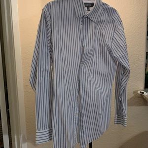 Kenneth Cole reaction medium 15 1/2 32 x 33